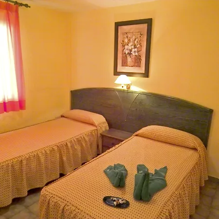 Ξενοδοχείο με διαμερίσματα Caleta Garden 2*