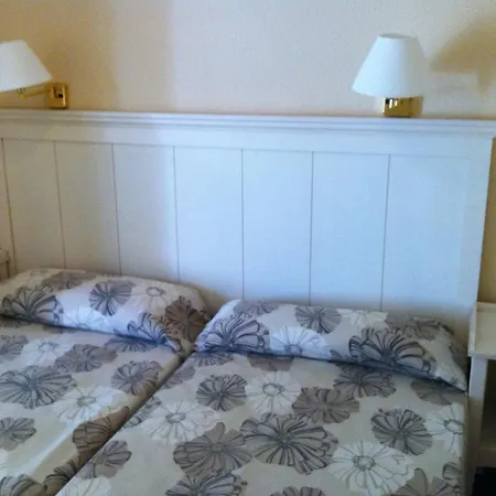 Ξενοδοχείο με διαμερίσματα Caleta Garden 2*