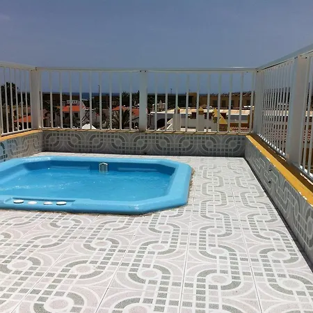 Ξενοδοχείο με διαμερίσματα Caleta Garden 2*